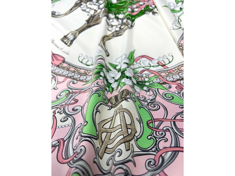 Набор: платок Царевна Лебедь и свеча Вдохновение