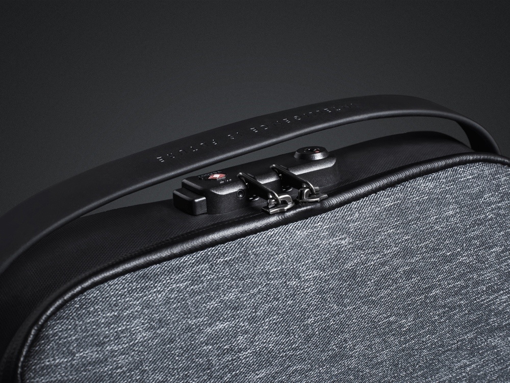 Водостойкий антикражный рюкзак FlexPackPro для ноутбука 15.6