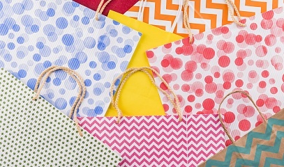 Малый тираж или опт: как выбрать объём заказа брендированных пакетов с логотипом